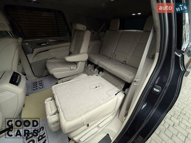 Серый Кадиллак Эскалейд, объемом двигателя 6.16 л и пробегом 41 тыс. км за 112000 $, фото 24 на Automoto.ua