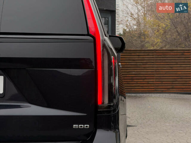 Серый Кадиллак Эскалейд, объемом двигателя 6.16 л и пробегом 41 тыс. км за 112000 $, фото 11 на Automoto.ua