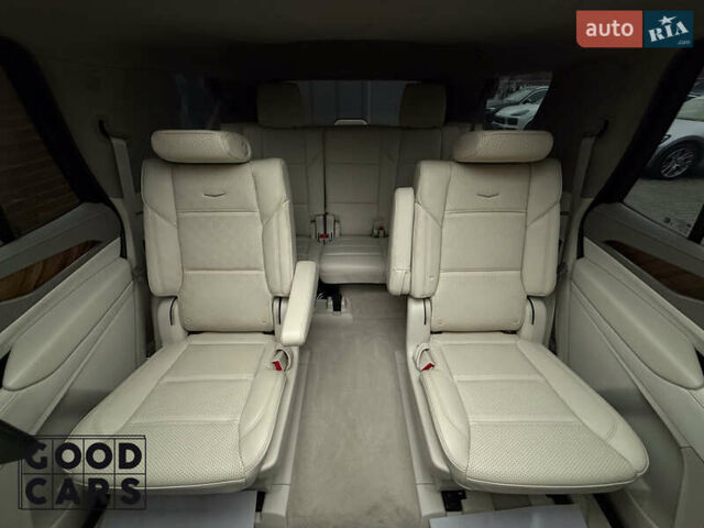 Серый Кадиллак Эскалейд, объемом двигателя 6.16 л и пробегом 41 тыс. км за 112000 $, фото 38 на Automoto.ua