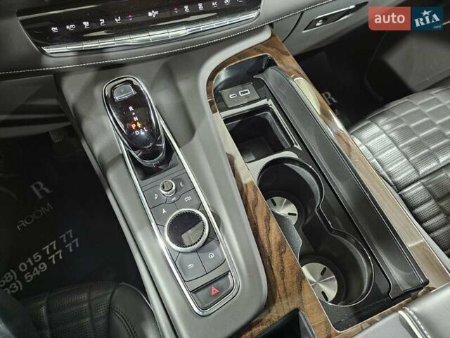 Серый Кадиллак Эскалейд, объемом двигателя 6.2 л и пробегом 34 тыс. км за 119999 $, фото 28 на Automoto.ua
