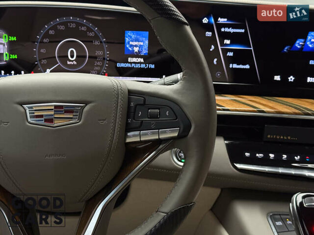 Серый Кадиллак Эскалейд, объемом двигателя 6.16 л и пробегом 41 тыс. км за 112000 $, фото 30 на Automoto.ua