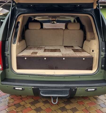 Зеленый Кадиллак Эскалейд, объемом двигателя 6.2 л и пробегом 252 тыс. км за 15000 $, фото 18 на Automoto.ua