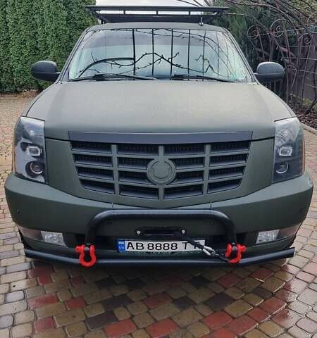 Зеленый Кадиллак Эскалейд, объемом двигателя 6.2 л и пробегом 252 тыс. км за 15000 $, фото 19 на Automoto.ua
