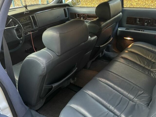 Білий Каділак Флітвуд, об'ємом двигуна 5.7 л та пробігом 100 тис. км за 12000 $, фото 6 на Automoto.ua