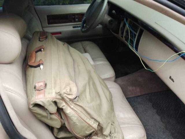 Бежевый Кадиллак Флитвуд, объемом двигателя 5.7 л и пробегом 80 тыс. км за 20000 $, фото 4 на Automoto.ua