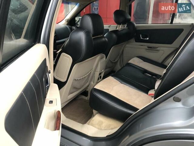 Сірий Каділак SRX, об'ємом двигуна 4.57 л та пробігом 129 тис. км за 7444 $, фото 7 на Automoto.ua