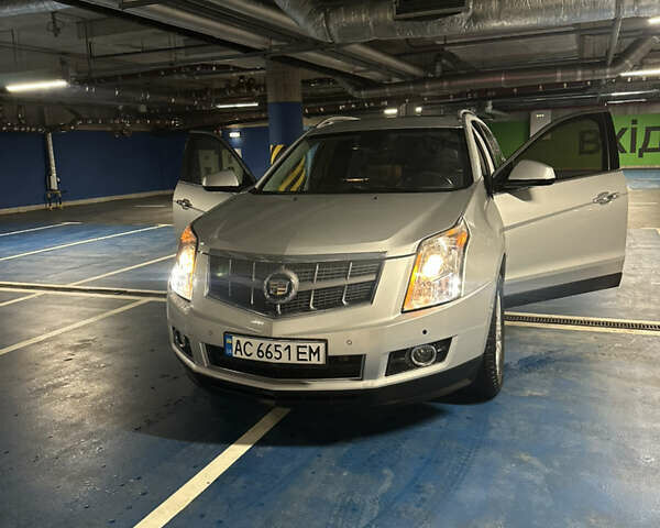 Сірий Каділак SRX, об'ємом двигуна 2.99 л та пробігом 273 тис. км за 8500 $, фото 1 на Automoto.ua