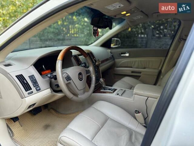 Білий Каділак STS, об'ємом двигуна 3.6 л та пробігом 225 тис. км за 7900 $, фото 11 на Automoto.ua