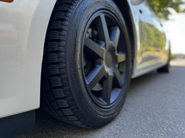 Білий Каділак STS, об'ємом двигуна 3.6 л та пробігом 225 тис. км за 7900 $, фото 5 на Automoto.ua