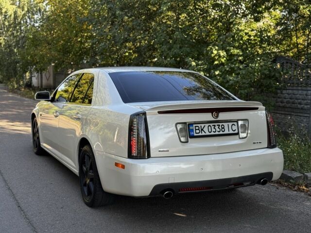 Білий Каділак STS, об'ємом двигуна 3.6 л та пробігом 225 тис. км за 7900 $, фото 3 на Automoto.ua