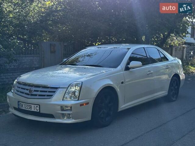 Білий Каділак STS, об'ємом двигуна 3.6 л та пробігом 225 тис. км за 7900 $, фото 2 на Automoto.ua