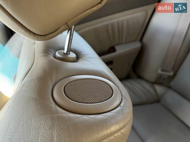 Білий Каділак STS, об'ємом двигуна 3.6 л та пробігом 225 тис. км за 7900 $, фото 30 на Automoto.ua