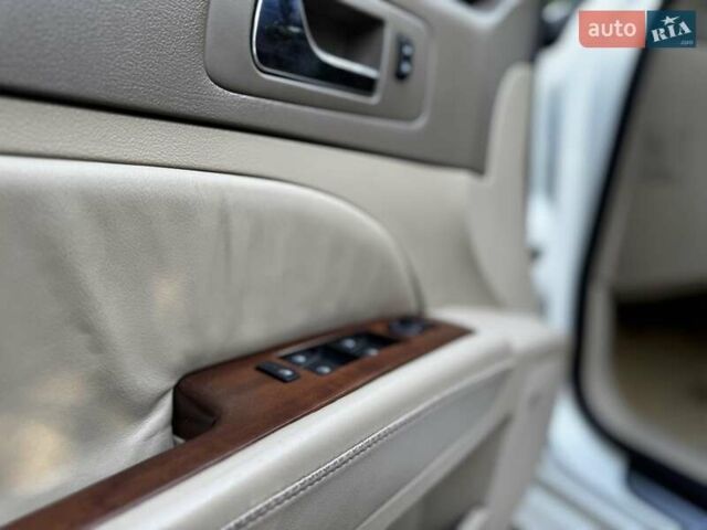 Білий Каділак STS, об'ємом двигуна 3.6 л та пробігом 225 тис. км за 7900 $, фото 14 на Automoto.ua
