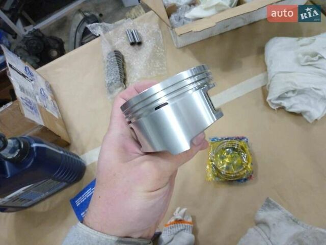 Бежевый Кадиллак STS, объемом двигателя 4.6 л и пробегом 205 тыс. км за 12500 $, фото 30 на Automoto.ua