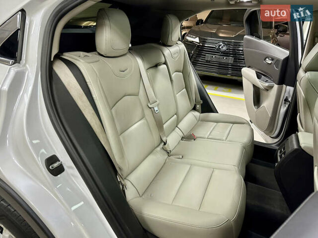 Білий Каділак XT4, об'ємом двигуна 2 л та пробігом 105 тис. км за 22500 $, фото 48 на Automoto.ua