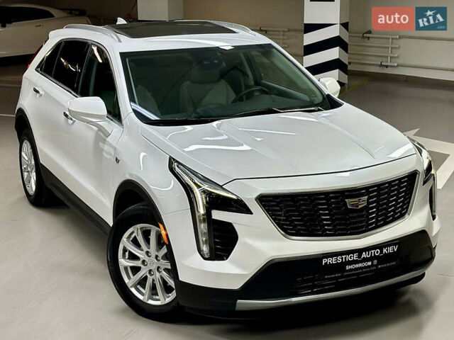 Білий Каділак XT4, об'ємом двигуна 2 л та пробігом 105 тис. км за 22500 $, фото 1 на Automoto.ua