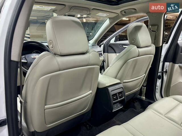 Білий Каділак XT4, об'ємом двигуна 2 л та пробігом 105 тис. км за 22500 $, фото 46 на Automoto.ua
