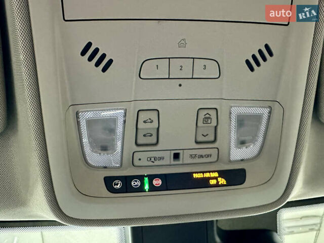 Білий Каділак XT4, об'ємом двигуна 2 л та пробігом 105 тис. км за 22500 $, фото 69 на Automoto.ua