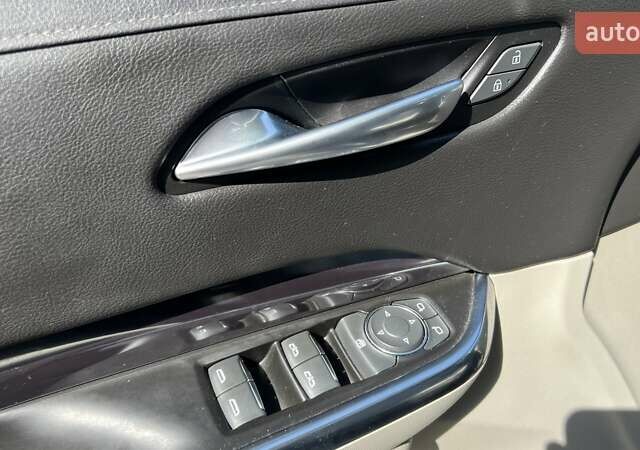 Черный Кадиллак XT4, объемом двигателя 2 л и пробегом 97 тыс. км за 20800 $, фото 12 на Automoto.ua