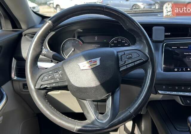 Черный Кадиллак XT4, объемом двигателя 2 л и пробегом 97 тыс. км за 20800 $, фото 11 на Automoto.ua
