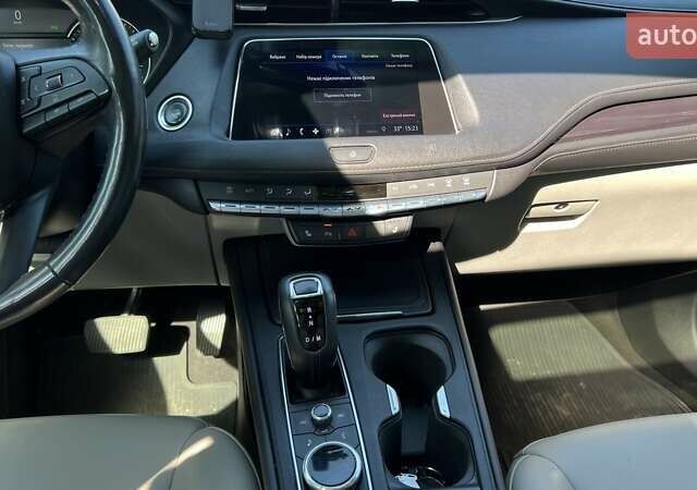 Черный Кадиллак XT4, объемом двигателя 2 л и пробегом 97 тыс. км за 20800 $, фото 13 на Automoto.ua