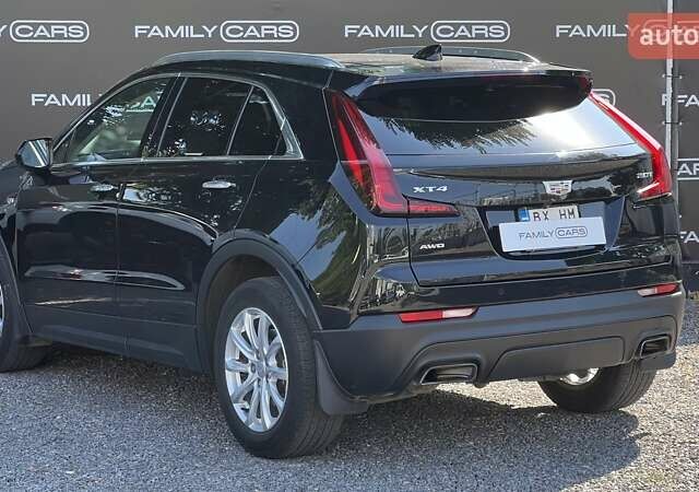 Черный Кадиллак XT4, объемом двигателя 2 л и пробегом 97 тыс. км за 20800 $, фото 4 на Automoto.ua