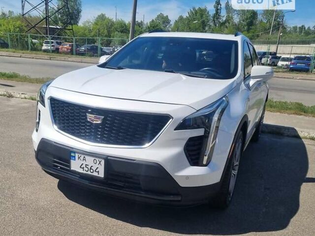 Каділак XT4, об'ємом двигуна 2 л та пробігом 74 тис. км за 25999 $, фото 4 на Automoto.ua