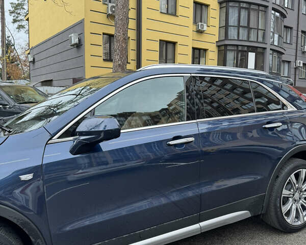 Синий Кадиллак XT4, объемом двигателя 2 л и пробегом 93 тыс. км за 20700 $, фото 2 на Automoto.ua