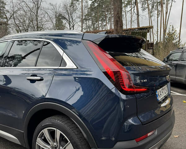 Синий Кадиллак XT4, объемом двигателя 2 л и пробегом 93 тыс. км за 20700 $, фото 3 на Automoto.ua
