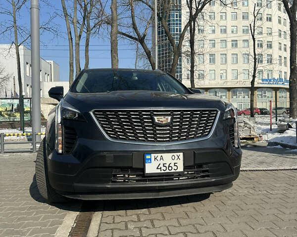 Синий Кадиллак XT4, объемом двигателя 2 л и пробегом 62 тыс. км за 19300 $, фото 1 на Automoto.ua