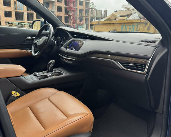 Синий Кадиллак XT4, объемом двигателя 2 л и пробегом 93 тыс. км за 20700 $, фото 8 на Automoto.ua