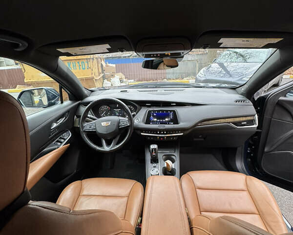 Синий Кадиллак XT4, объемом двигателя 2 л и пробегом 93 тыс. км за 20700 $, фото 12 на Automoto.ua