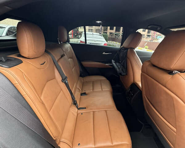 Синий Кадиллак XT4, объемом двигателя 2 л и пробегом 93 тыс. км за 20700 $, фото 11 на Automoto.ua