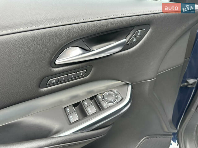 Синий Кадиллак XT4, объемом двигателя 2 л и пробегом 47 тыс. км за 26999 $, фото 18 на Automoto.ua