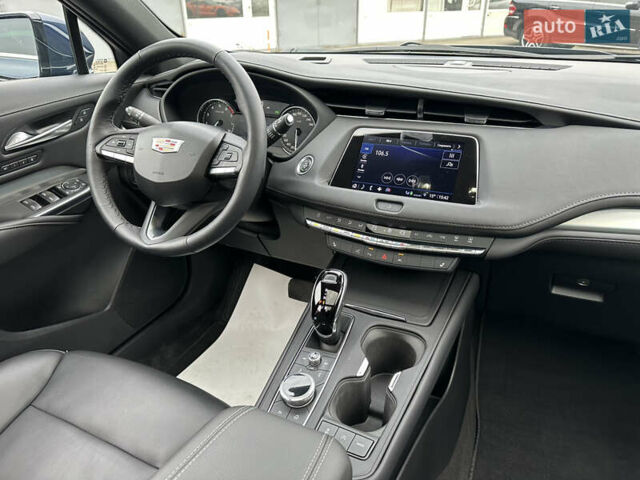 Синий Кадиллак XT4, объемом двигателя 2 л и пробегом 47 тыс. км за 26999 $, фото 33 на Automoto.ua