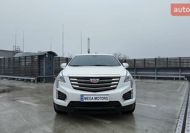 Белый Кадиллак XT5, объемом двигателя 3.65 л и пробегом 100 тыс. км за 20990 $, фото 1 на Automoto.ua