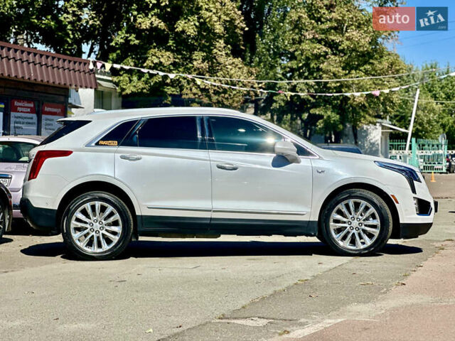 Белый Кадиллак XT5, объемом двигателя 3.64 л и пробегом 97 тыс. км за 20600 $, фото 3 на Automoto.ua
