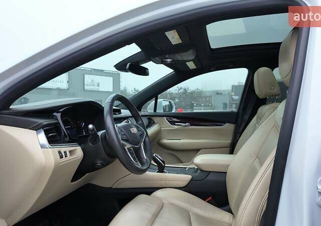 Белый Кадиллак XT5, объемом двигателя 3.65 л и пробегом 100 тыс. км за 20990 $, фото 15 на Automoto.ua