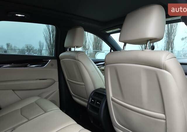 Белый Кадиллак XT5, объемом двигателя 3.65 л и пробегом 100 тыс. км за 20990 $, фото 12 на Automoto.ua