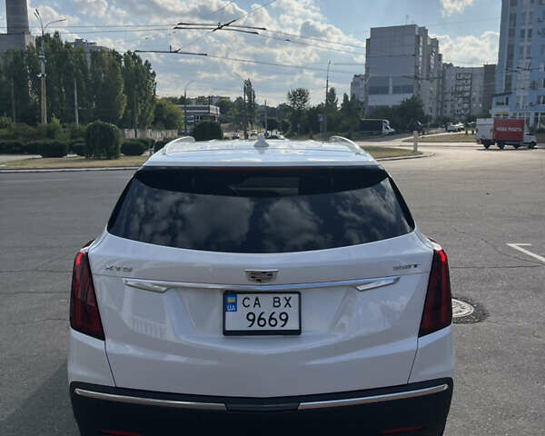 Белый Кадиллак XT5, объемом двигателя 2 л и пробегом 89 тыс. км за 24500 $, фото 6 на Automoto.ua