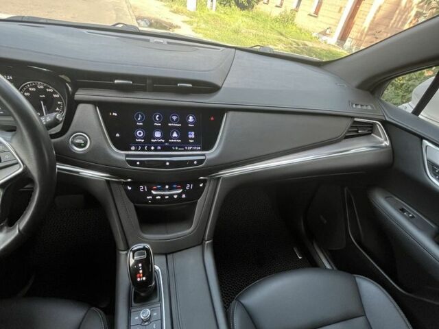 Білий Каділак XT5, об'ємом двигуна 2 л та пробігом 89 тис. км за 24500 $, фото 12 на Automoto.ua