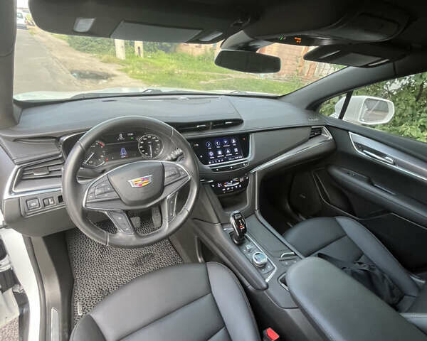 Белый Кадиллак XT5, объемом двигателя 2 л и пробегом 89 тыс. км за 24500 $, фото 14 на Automoto.ua