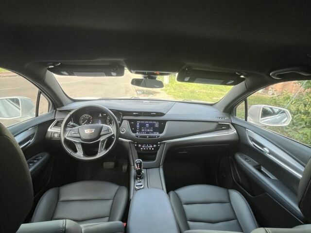 Білий Каділак XT5, об'ємом двигуна 2 л та пробігом 89 тис. км за 24500 $, фото 20 на Automoto.ua