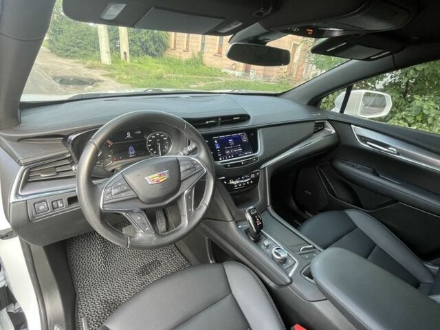 Білий Каділак XT5, об'ємом двигуна 2 л та пробігом 89 тис. км за 24500 $, фото 19 на Automoto.ua