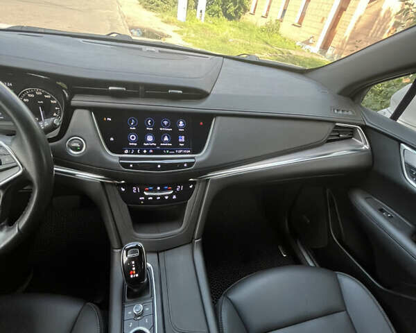 Белый Кадиллак XT5, объемом двигателя 2 л и пробегом 89 тыс. км за 24500 $, фото 13 на Automoto.ua