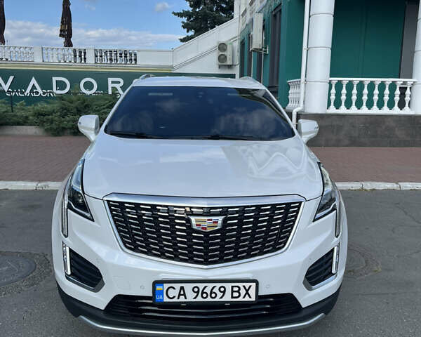 Белый Кадиллак XT5, объемом двигателя 2 л и пробегом 89 тыс. км за 24500 $, фото 2 на Automoto.ua