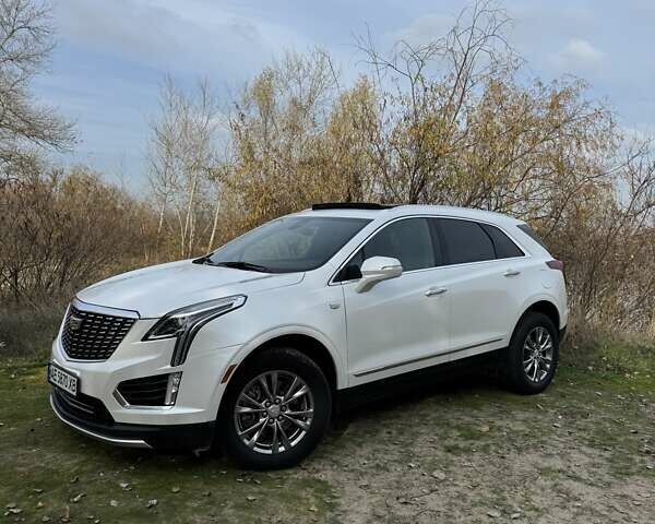Белый Кадиллак XT5, объемом двигателя 3.56 л и пробегом 42 тыс. км за 29500 $, фото 2 на Automoto.ua