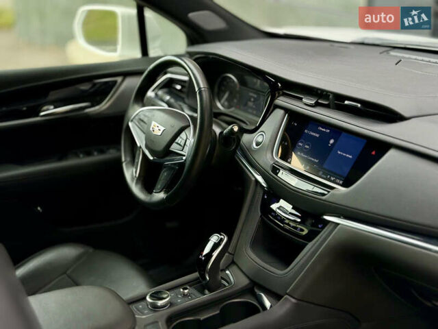 Белый Кадиллак XT5, объемом двигателя 3.6 л и пробегом 25 тыс. км за 23500 $, фото 17 на Automoto.ua