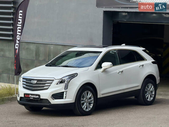 Белый Кадиллак XT5, объемом двигателя 3.6 л и пробегом 25 тыс. км за 23500 $, фото 2 на Automoto.ua