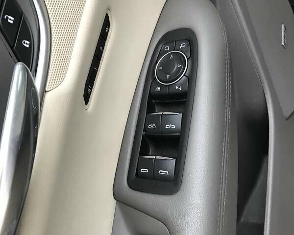 Черный Кадиллак XT5, объемом двигателя 3.65 л и пробегом 118 тыс. км за 18700 $, фото 15 на Automoto.ua